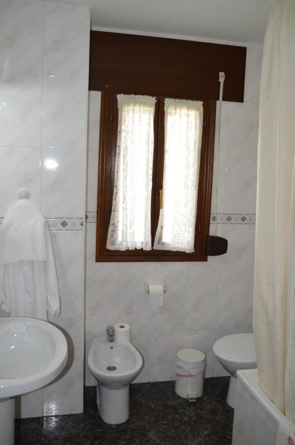 Labella - Hostal Rural Restaurante La Calahorra Eksteriør bilde